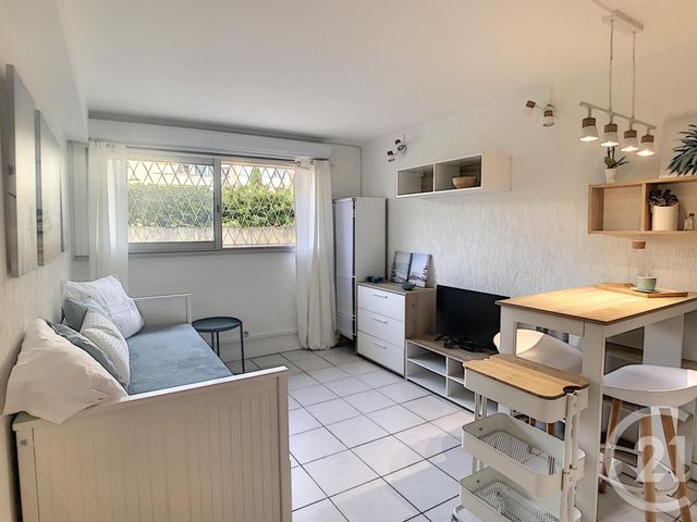Appartement Studio &agrave; louer - 1 pi&egrave;ce - 20,50 m2 - Le Golfe Juan - 06 - PROVENCE-ALPES-COTE-D-AZUR