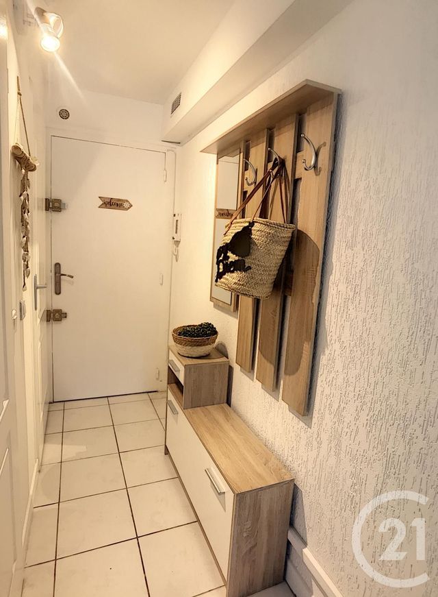 Appartement Studio &agrave; louer - 1 pi&egrave;ce - 20,50 m2 - Le Golfe Juan - 06 - PROVENCE-ALPES-COTE-D-AZUR