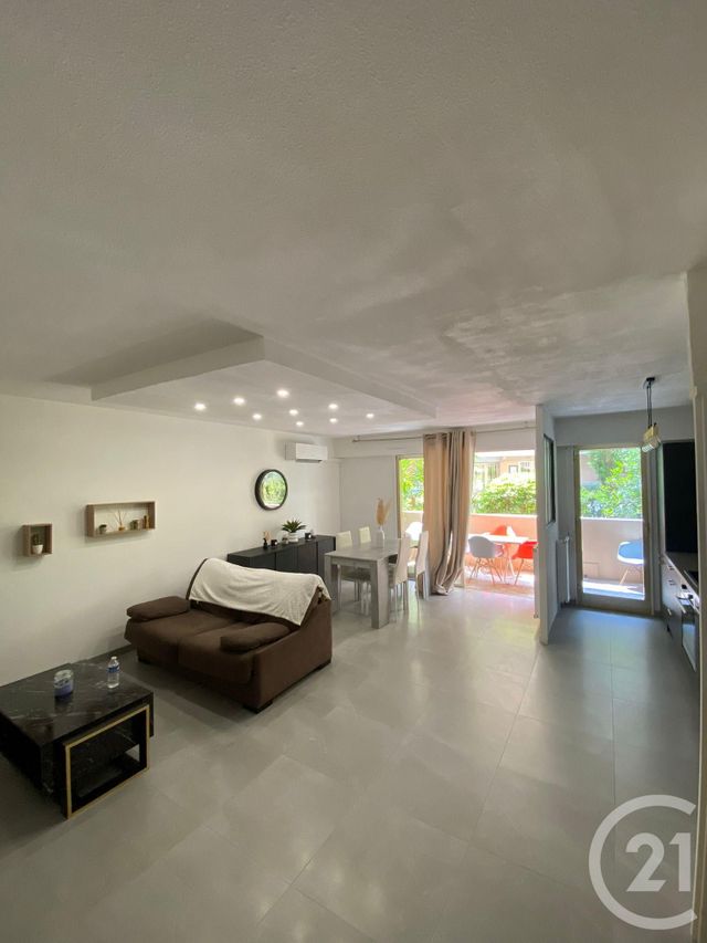 Appartement T2 &agrave; louer - 2 pi&egrave;ces - 49,74 m2 - Le Golfe Juan - 06 - PROVENCE-ALPES-COTE-D-AZUR