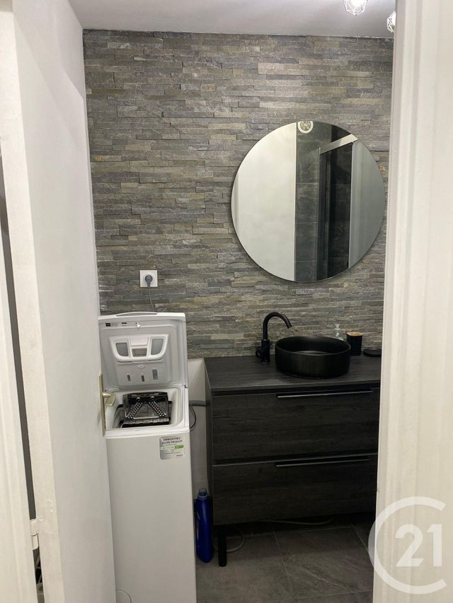 Appartement T2 &agrave; louer - 2 pi&egrave;ces - 49,74 m2 - Le Golfe Juan - 06 - PROVENCE-ALPES-COTE-D-AZUR