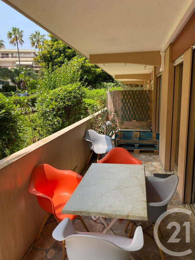 Appartement T2 &agrave; louer - 2 pi&egrave;ces - 49,74 m2 - Le Golfe Juan - 06 - PROVENCE-ALPES-COTE-D-AZUR