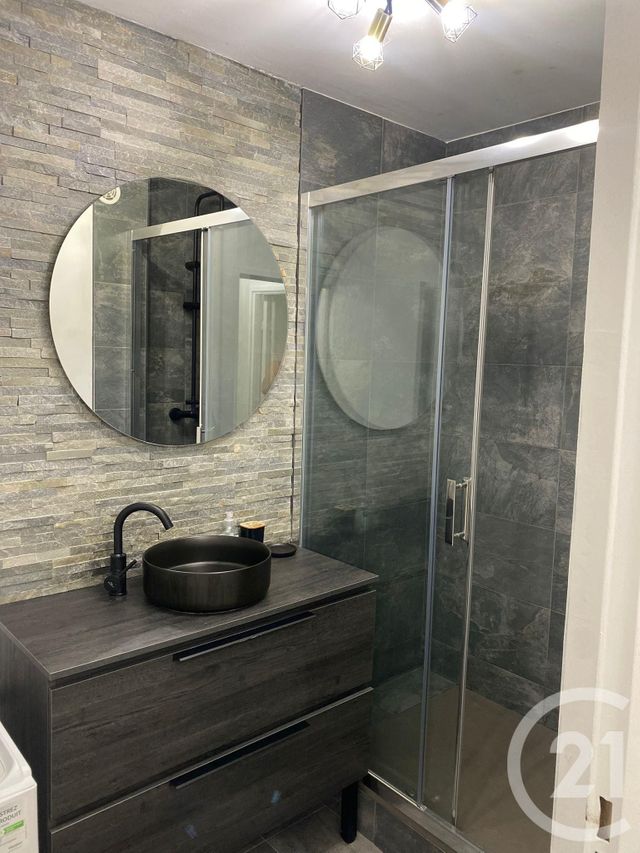 Appartement T2 &agrave; louer - 2 pi&egrave;ces - 49,74 m2 - Le Golfe Juan - 06 - PROVENCE-ALPES-COTE-D-AZUR