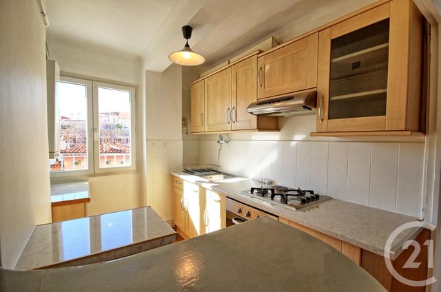 Appartement T2 &agrave; louer - 2 pi&egrave;ces - 46 m2 - Antibes - 06 - PROVENCE-ALPES-COTE-D-AZUR