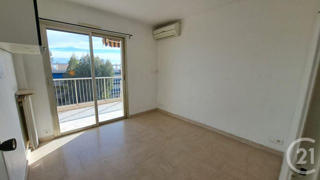 Appartement T4 &agrave; louer - 4 pi&egrave;ces - 72,55 m2 - Antibes - 06 - PROVENCE-ALPES-COTE-D-AZUR