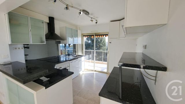 Appartement T4 &agrave; louer - 4 pi&egrave;ces - 72,55 m2 - Antibes - 06 - PROVENCE-ALPES-COTE-D-AZUR