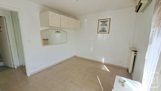 Appartement T4 &agrave; louer - 4 pi&egrave;ces - 72,55 m2 - Antibes - 06 - PROVENCE-ALPES-COTE-D-AZUR