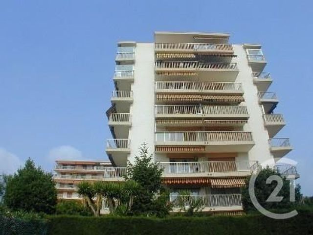 Appartement T4 &agrave; louer - 4 pi&egrave;ces - 72,55 m2 - Antibes - 06 - PROVENCE-ALPES-COTE-D-AZUR