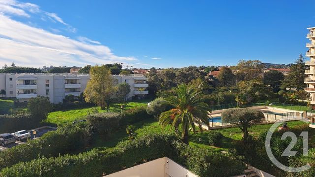 Appartement T4 &agrave; louer - 4 pi&egrave;ces - 72,55 m2 - Antibes - 06 - PROVENCE-ALPES-COTE-D-AZUR