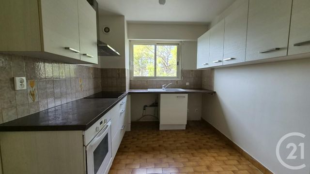 Appartement T3 &agrave; louer - 3 pi&egrave;ces - 76,60 m2 - Antibes - 06 - PROVENCE-ALPES-COTE-D-AZUR