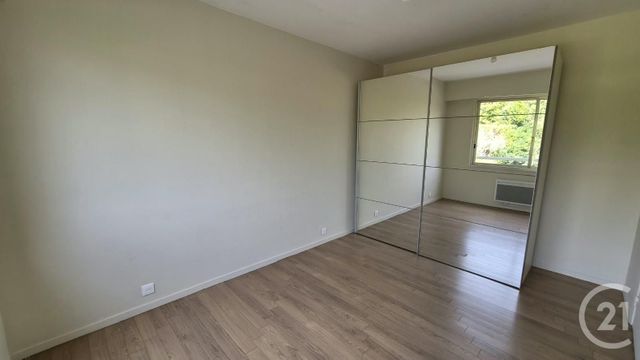 Appartement T3 &agrave; louer - 3 pi&egrave;ces - 76,60 m2 - Antibes - 06 - PROVENCE-ALPES-COTE-D-AZUR