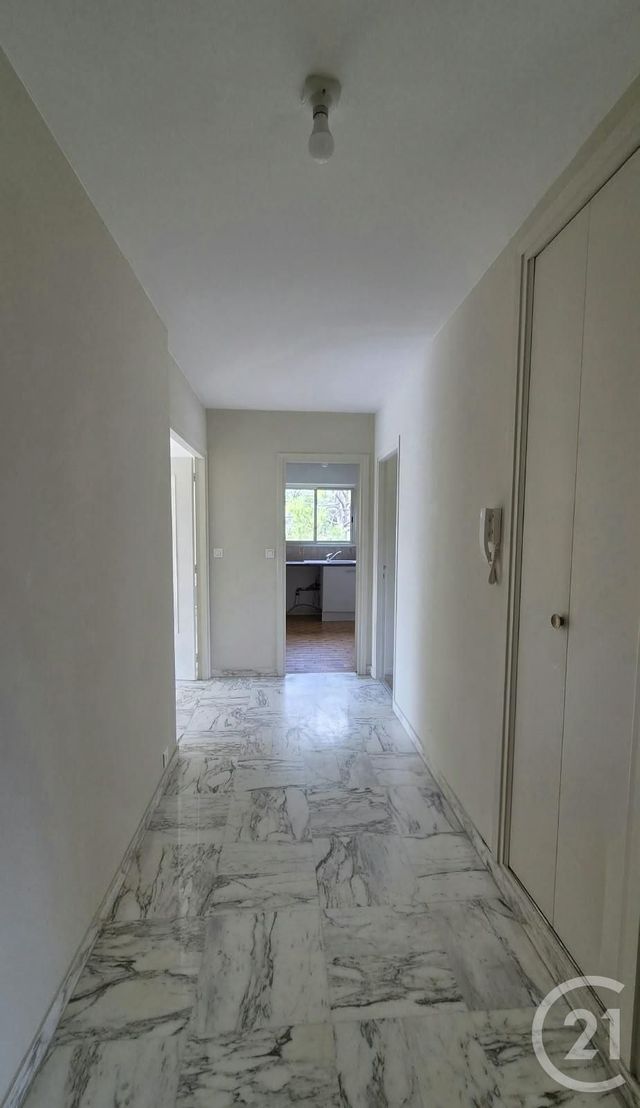Appartement T3 &agrave; louer - 3 pi&egrave;ces - 76,60 m2 - Antibes - 06 - PROVENCE-ALPES-COTE-D-AZUR