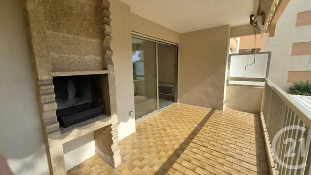 Appartement T3 &agrave; louer - 3 pi&egrave;ces - 76,60 m2 - Antibes - 06 - PROVENCE-ALPES-COTE-D-AZUR
