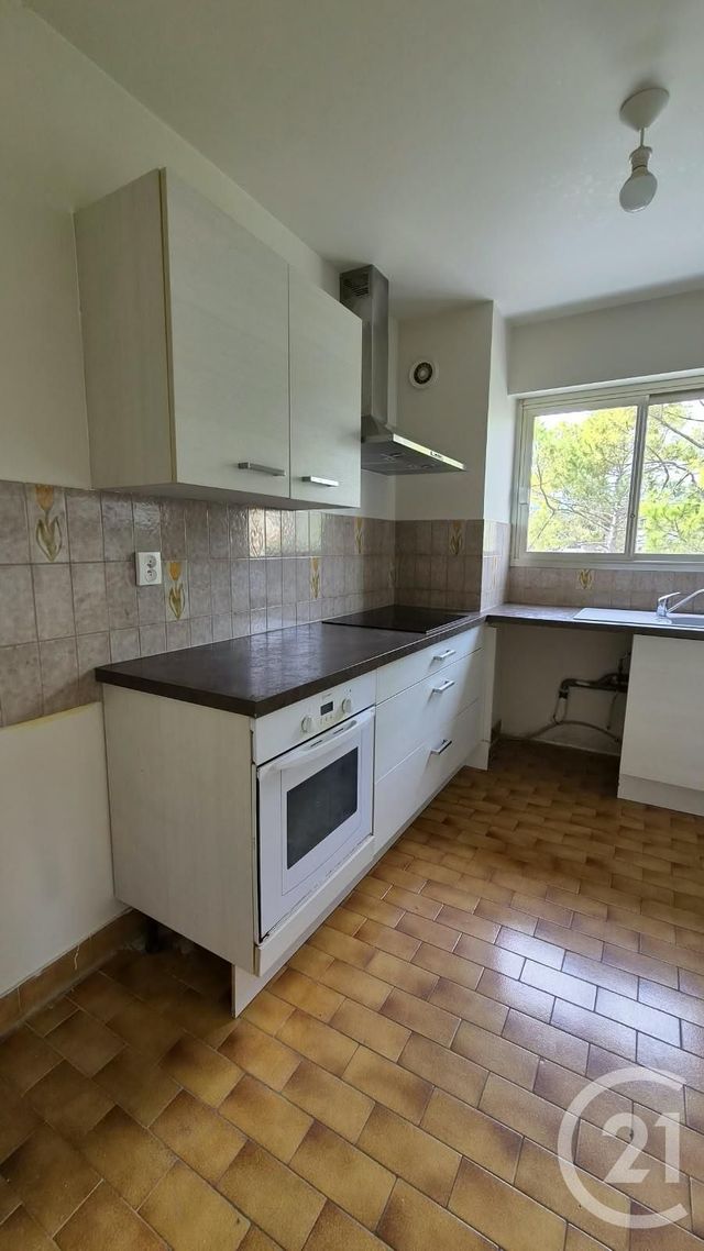 Appartement T3 &agrave; louer - 3 pi&egrave;ces - 76,60 m2 - Antibes - 06 - PROVENCE-ALPES-COTE-D-AZUR