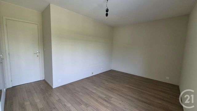 Appartement T3 &agrave; louer - 3 pi&egrave;ces - 76,60 m2 - Antibes - 06 - PROVENCE-ALPES-COTE-D-AZUR
