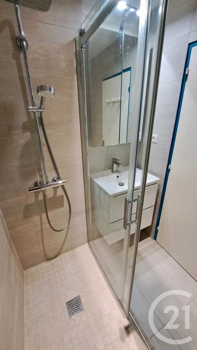 Appartement T3 &agrave; louer - 3 pi&egrave;ces - 53,68 m2 - Juan Les Pins - 06 - PROVENCE-ALPES-COTE-D-AZUR