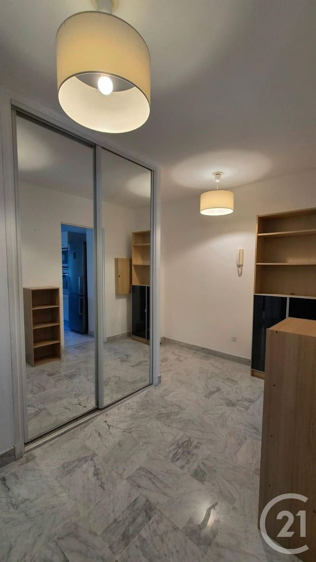 Appartement T3 &agrave; louer - 3 pi&egrave;ces - 66,67 m2 - Vallauris - 06 - PROVENCE-ALPES-COTE-D-AZUR