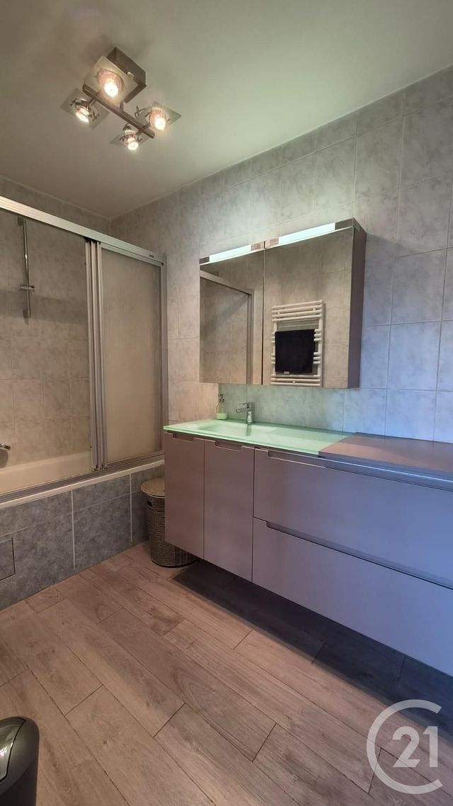 Appartement T3 &agrave; louer - 3 pi&egrave;ces - 66,67 m2 - Vallauris - 06 - PROVENCE-ALPES-COTE-D-AZUR