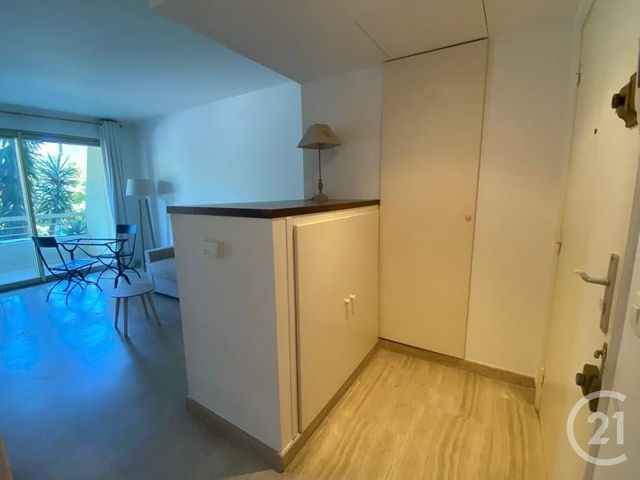 Appartement Studio &agrave; louer - 1 pi&egrave;ce - 29,13 m2 - Cannes - 06 - PROVENCE-ALPES-COTE-D-AZUR