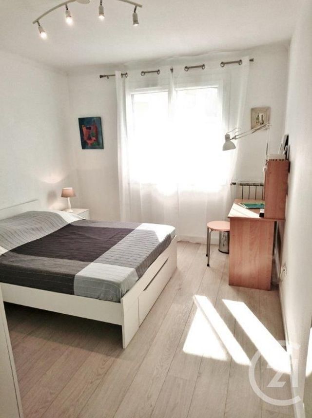 Appartement T3 &agrave; louer - 3 pi&egrave;ces - 59,50 m2 - Antibes - 06 - PROVENCE-ALPES-COTE-D-AZUR