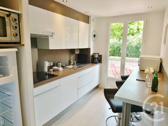 Appartement T3 &agrave; louer - 3 pi&egrave;ces - 59,50 m2 - Antibes - 06 - PROVENCE-ALPES-COTE-D-AZUR