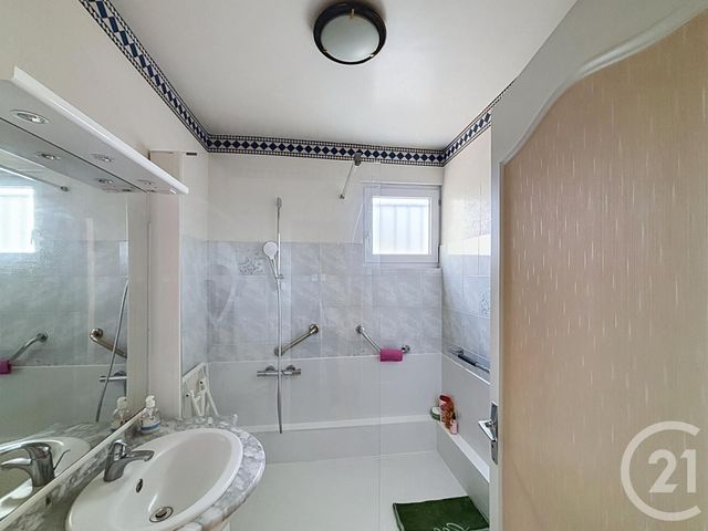 Appartement F4 &agrave; vendre - 4 pi&egrave;ces - 74,11 m2 - Rambouillet - 78 - ILE-DE-FRANCE