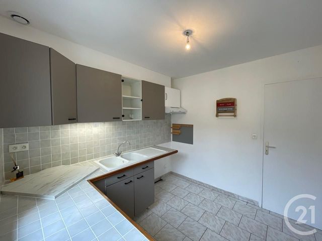 Maison &agrave; louer - 4 pi&egrave;ces - 81,25 m2 - Villiers Le Morhier - 28 - CENTRE