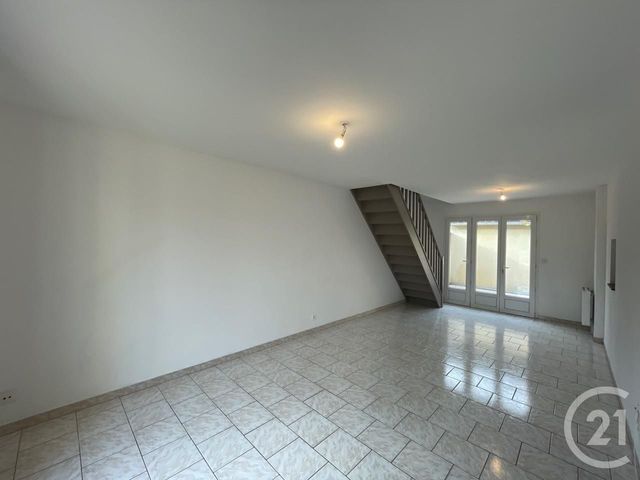 Maison &agrave; louer - 4 pi&egrave;ces - 81,25 m2 - Villiers Le Morhier - 28 - CENTRE