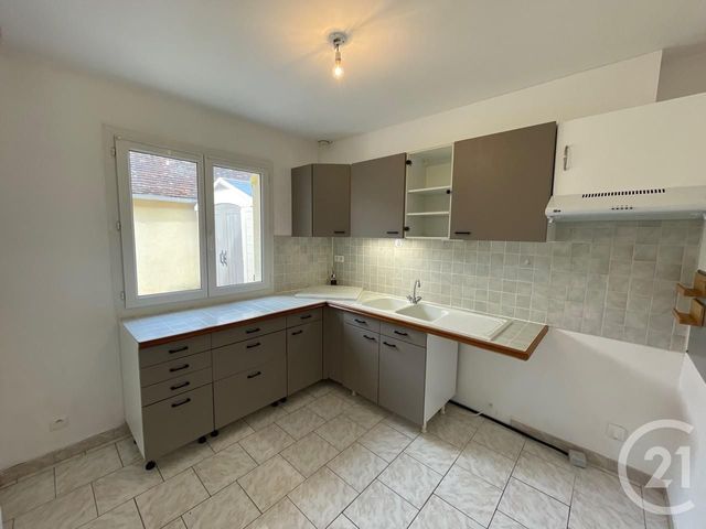 Maison &agrave; louer - 4 pi&egrave;ces - 81,25 m2 - Villiers Le Morhier - 28 - CENTRE