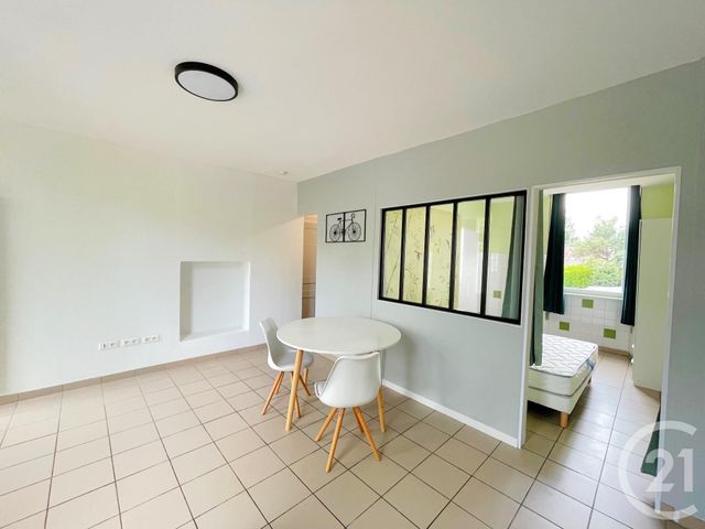 Appartement F2 &agrave; louer - 2 pi&egrave;ces - 39,69 m2 - Epernon - 28 - CENTRE