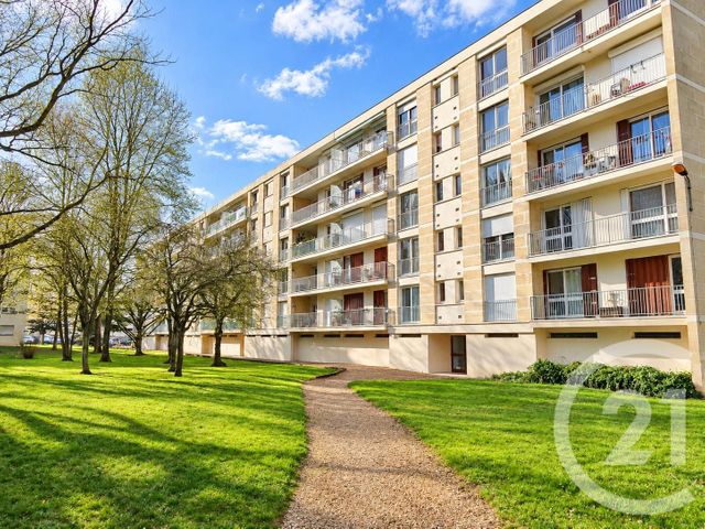 Appartement Studio &agrave; louer - 1 pi&egrave;ce - 26,03 m2 - Epernon - 28 - CENTRE