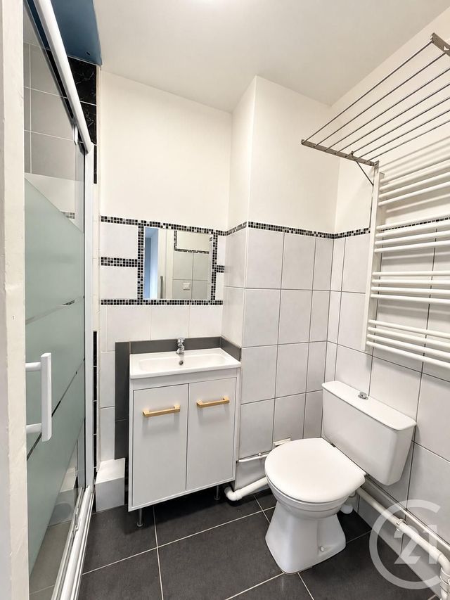 Appartement Studio &agrave; louer - 1 pi&egrave;ce - 26,03 m2 - Epernon - 28 - CENTRE