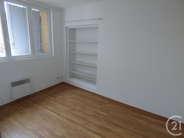 Appartement T3 &agrave; louer - 3 pi&egrave;ces - 54,77 m2 - St Maximin La Ste Baume - 83 - PROVENCE-ALPES-COTE-D-AZUR