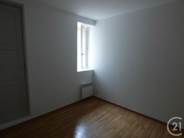 Appartement T3 &agrave; louer - 3 pi&egrave;ces - 54,77 m2 - St Maximin La Ste Baume - 83 - PROVENCE-ALPES-COTE-D-AZUR