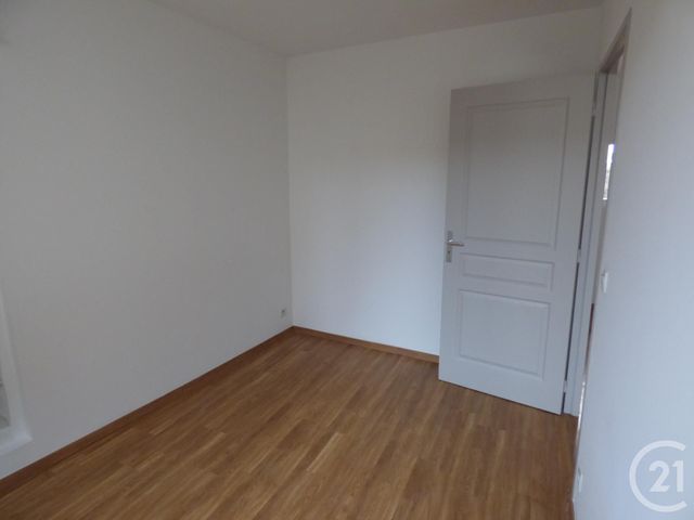 Appartement T3 &agrave; louer - 3 pi&egrave;ces - 54,77 m2 - St Maximin La Ste Baume - 83 - PROVENCE-ALPES-COTE-D-AZUR