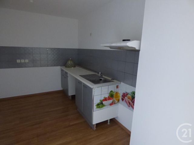 Appartement T3 &agrave; louer - 3 pi&egrave;ces - 54,77 m2 - St Maximin La Ste Baume - 83 - PROVENCE-ALPES-COTE-D-AZUR