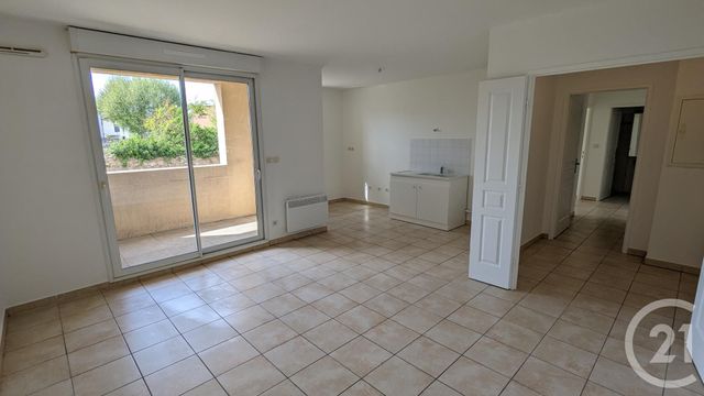 Appartement F3 à vendre - 3 pièces - 58,90 m2 - St Maximin La Ste Baume - 83 - PROVENCE-ALPES-COTE-D-AZUR