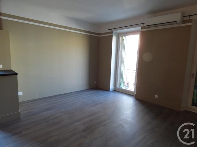 Maison &agrave; louer - 3 pi&egrave;ces - 76,83 m2 - St Maximin La Ste Baume - 83 - PROVENCE-ALPES-COTE-D-AZUR