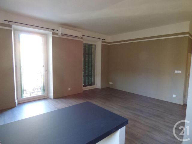 Maison &agrave; louer - 3 pi&egrave;ces - 76,83 m2 - St Maximin La Ste Baume - 83 - PROVENCE-ALPES-COTE-D-AZUR