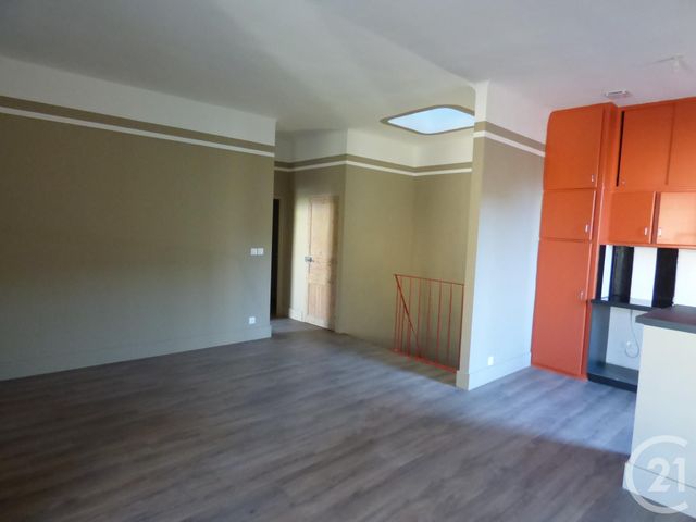 Maison &agrave; louer - 3 pi&egrave;ces - 76,83 m2 - St Maximin La Ste Baume - 83 - PROVENCE-ALPES-COTE-D-AZUR