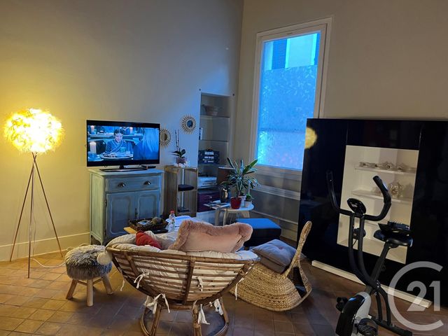 Appartement T2 &agrave; louer - 2 pi&egrave;ces - 44,65 m2 - St Maximin La Ste Baume - 83 - PROVENCE-ALPES-COTE-D-AZUR