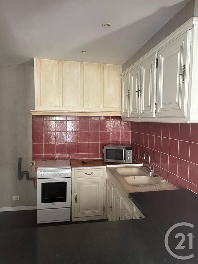 Appartement T3 &agrave; louer - 3 pi&egrave;ces - 83,52 m2 - Tourves - 83 - PROVENCE-ALPES-COTE-D-AZUR