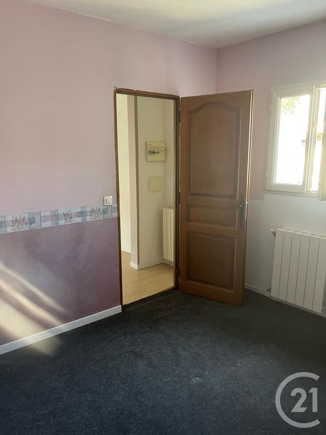 Appartement T3 &agrave; louer - 3 pi&egrave;ces - 83,52 m2 - Tourves - 83 - PROVENCE-ALPES-COTE-D-AZUR