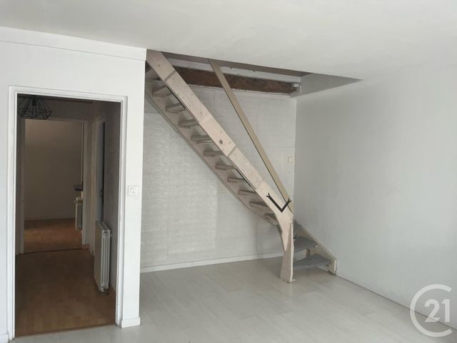 Appartement T3 &agrave; louer - 3 pi&egrave;ces - 83,52 m2 - Tourves - 83 - PROVENCE-ALPES-COTE-D-AZUR