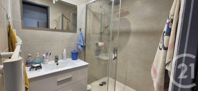 Appartement F4 à vendre - 4 pièces - 87 m2 - St Maximin La Ste Baume - 83 - PROVENCE-ALPES-COTE-D-AZUR