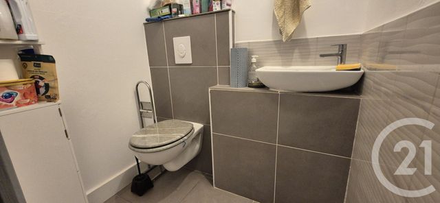 Appartement F4 à vendre - 4 pièces - 87 m2 - St Maximin La Ste Baume - 83 - PROVENCE-ALPES-COTE-D-AZUR