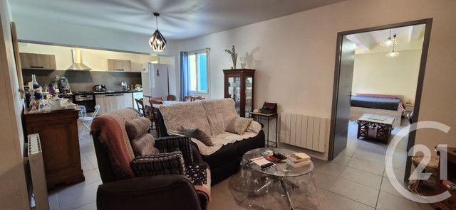 Appartement F4 à vendre - 4 pièces - 87 m2 - St Maximin La Ste Baume - 83 - PROVENCE-ALPES-COTE-D-AZUR