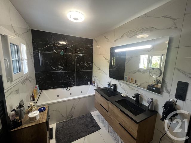 Maison à vendre - 10 pièces - 217 m2 - St Julien - 83 - PROVENCE-ALPES-COTE-D-AZUR