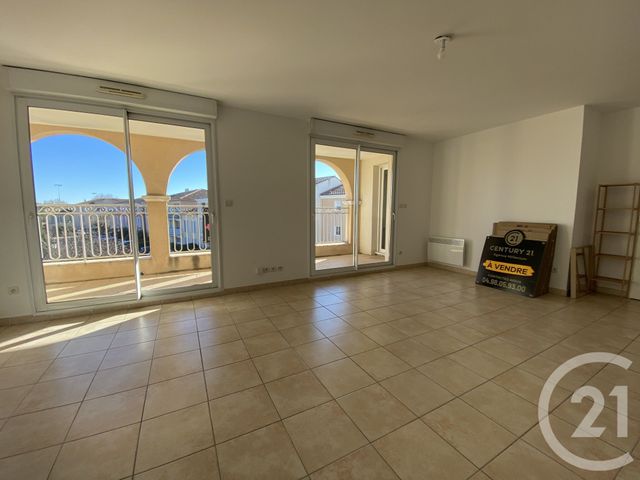 Appartement F3 à vendre - 3 pièces - 70 m2 - St Maximin La Ste Baume - 83 - PROVENCE-ALPES-COTE-D-AZUR