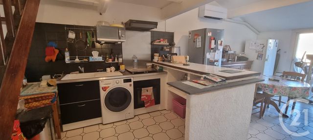 Appartement T3 à vendre - 3 pièces - 58,11 m2 - St Maximin La Ste Baume - 83 - PROVENCE-ALPES-COTE-D-AZUR