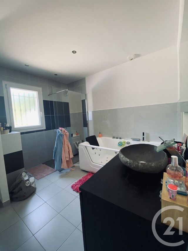 Maison à vendre - 5 pièces - 150 m2 - St Maximin La Ste Baume - 83 - PROVENCE-ALPES-COTE-D-AZUR